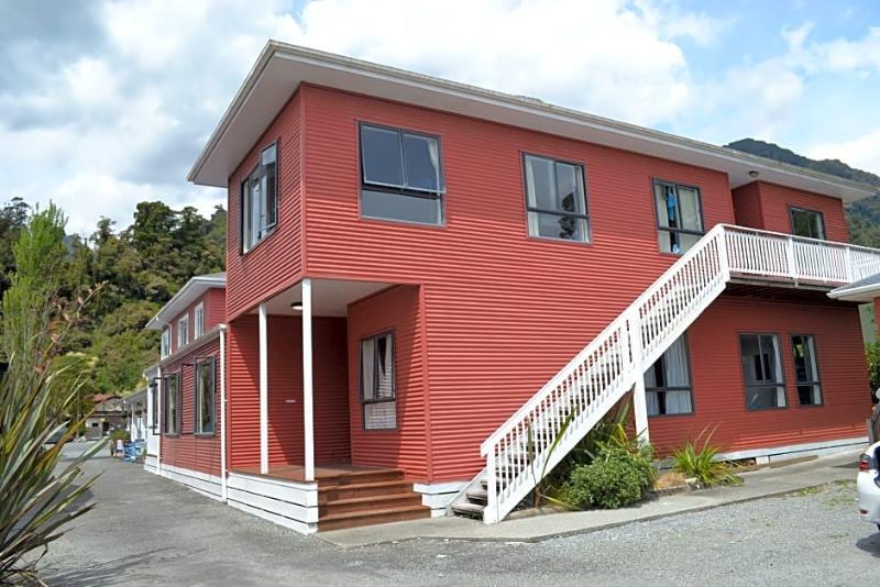 Wild Kea Hostel